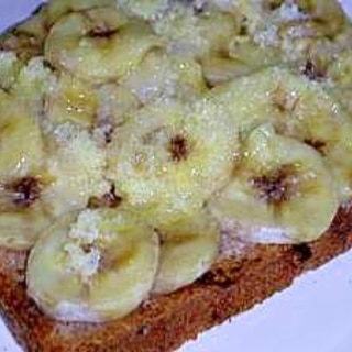 バナナのアーモンド風味トースト